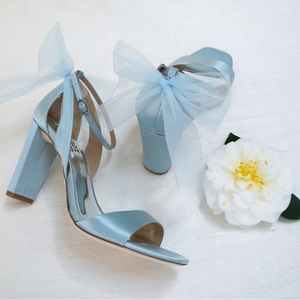 Badgley Mischka Kim Mesh Bow Block Heel in Mist Size 9